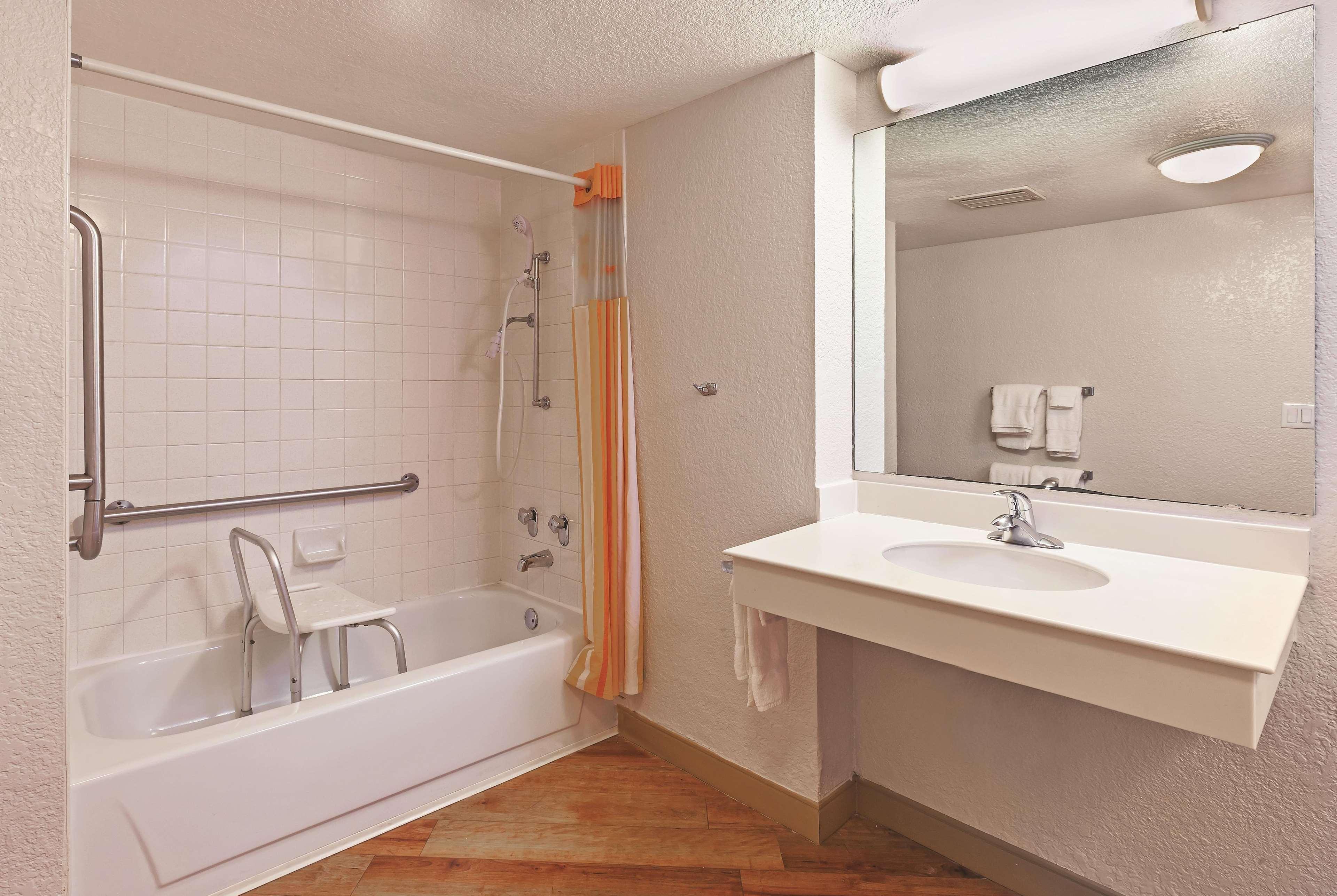 Travelodge By Wyndham Houston Cy-Fair Cypress Esterno foto